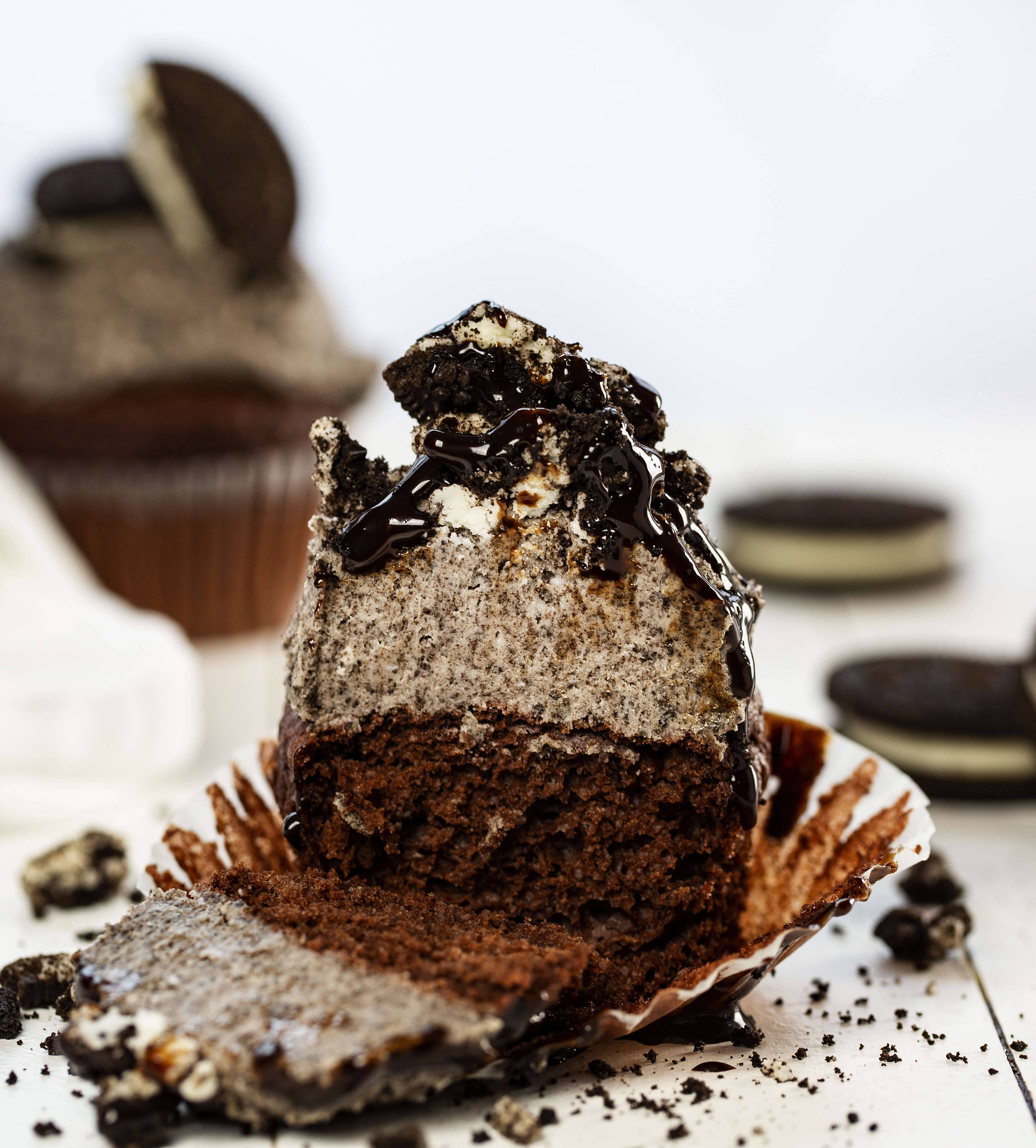 This Chocolate Cupcake with Oreo Buttercream is a cookie and cupcake lovers dream! oreo, buttercream, oreo buttercream, chocolate cupcake, oreo cupcake, dessert recipes, dessert, oreo recipes, cupcake recipes, iambaker Moist Chocolate Cupcake with Oreo Buttercream