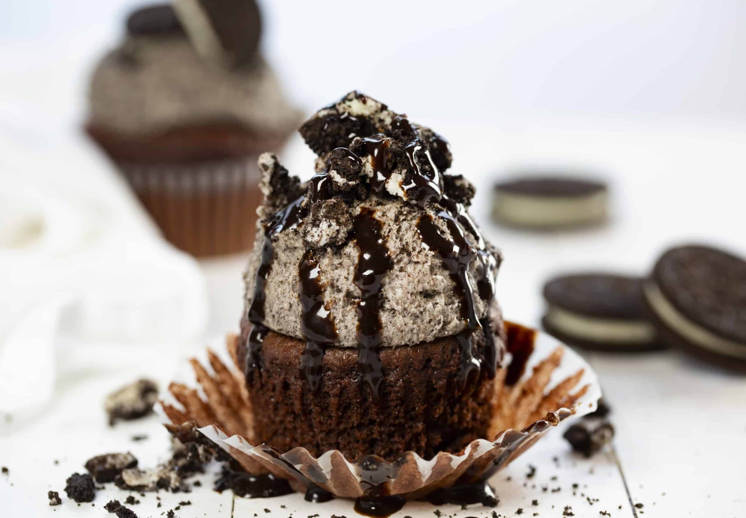 This Chocolate Cupcake with Oreo Buttercream is a cookie and cupcake lovers dream! oreo, buttercream, oreo buttercream, chocolate cupcake, oreo cupcake, dessert recipes, dessert, oreo recipes, cupcake recipes, iambaker Oreo Buttercream Recipe