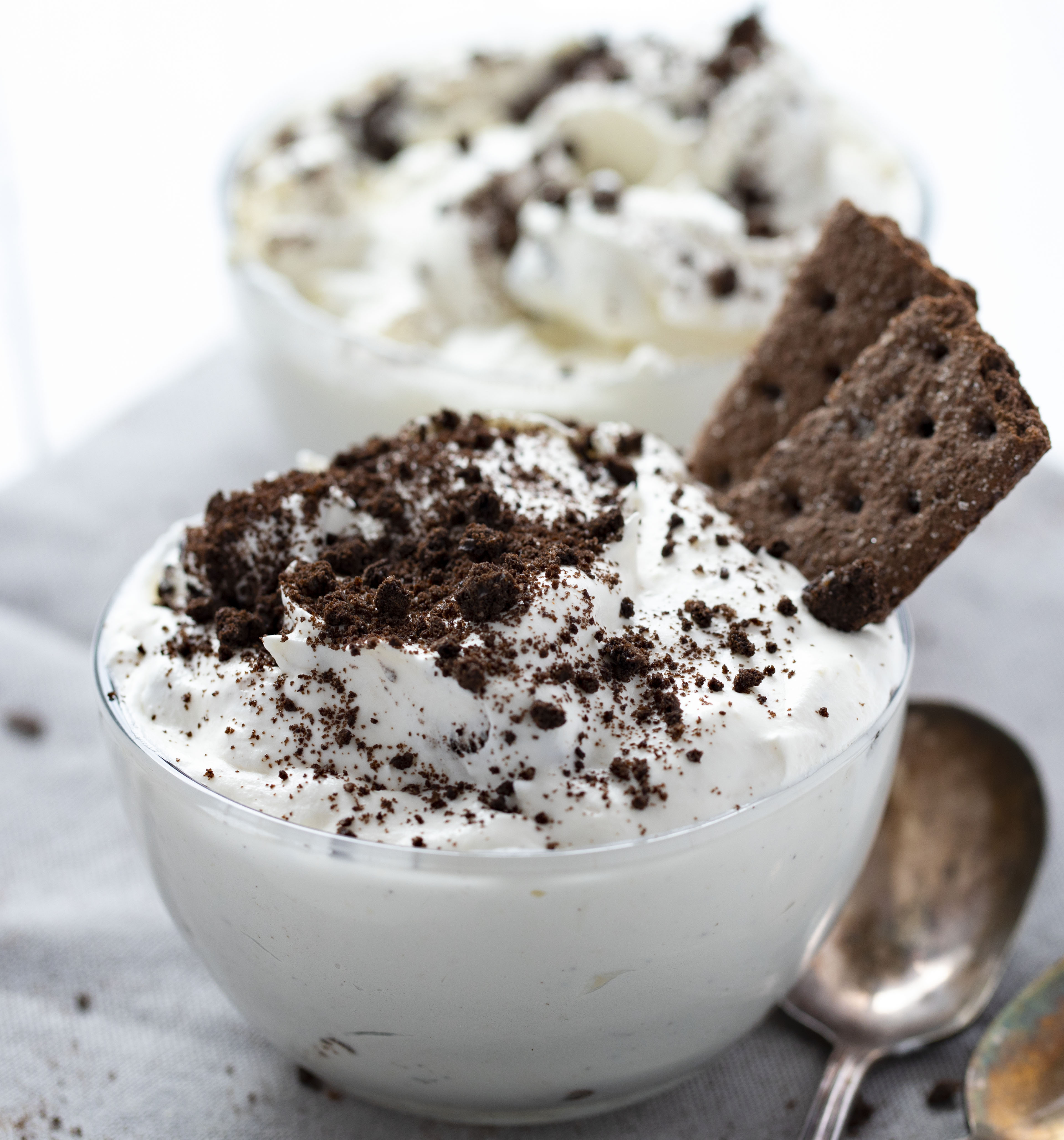 This easy peasy Oreo Fluff recipe comes together in a few minutes and takes like an Oreo cloud! #oreofluff #oreo #oreorecipes #howtomakeoreofluff #iambaker #bbqdesserts #recipes Oreo Fluff